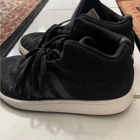 Adidas size 6 in good condition - Picture 2 of 3